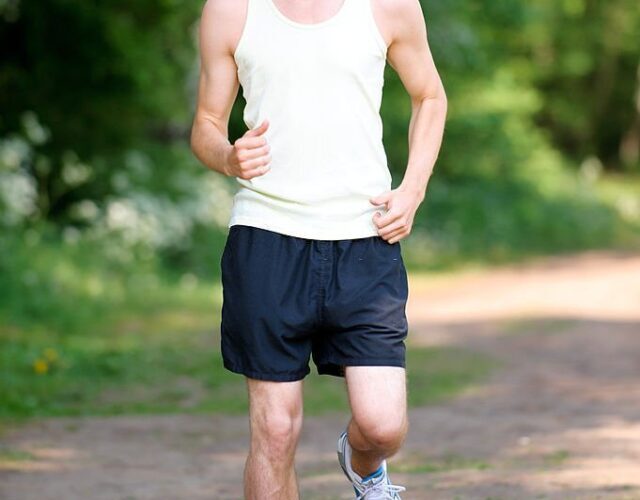 अपने शरीर को स्वस्थ रखकर हम कैसे खुश रह सकते हैं ??