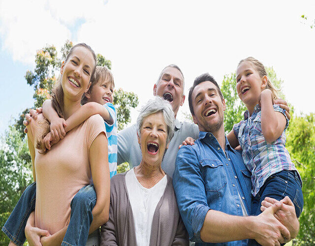 जिंदगी हँसने गाने के लिए है पल दो पल…