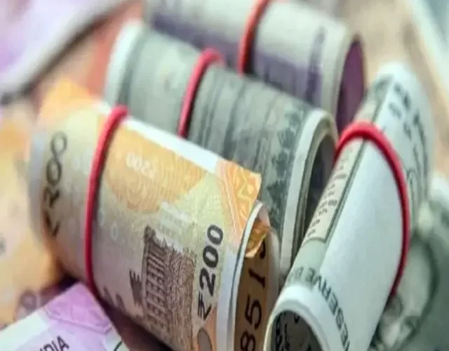 धन का क्या अर्थ और महत्व दीपावली पर जानें