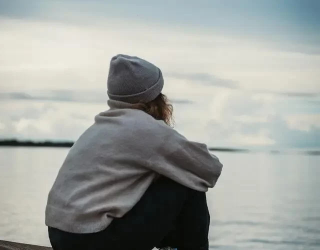 अकेले में वक्त कैसे गुजारे कैसे अपनी खुशियों को बढ़ाएं